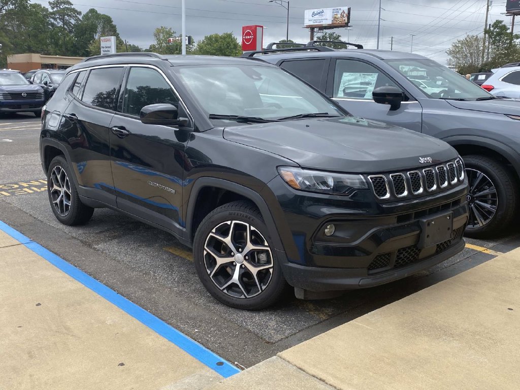 Used 2024 Jeep Compass Latitude