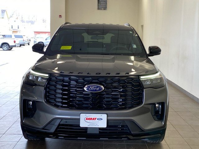 Used 2025 Ford Explorer ST-Line AWD/4WD image 3