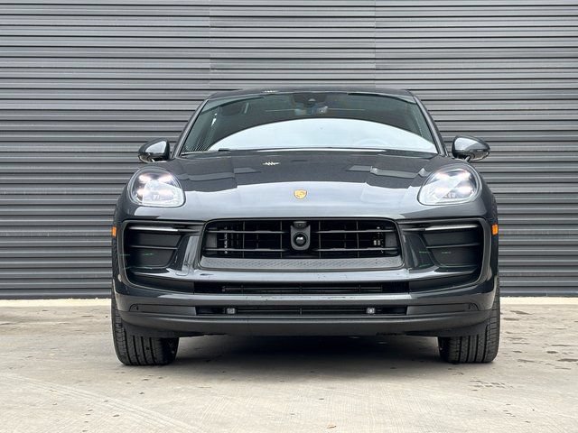 Certified 2026 Porsche Macan AWD/4WD image 10