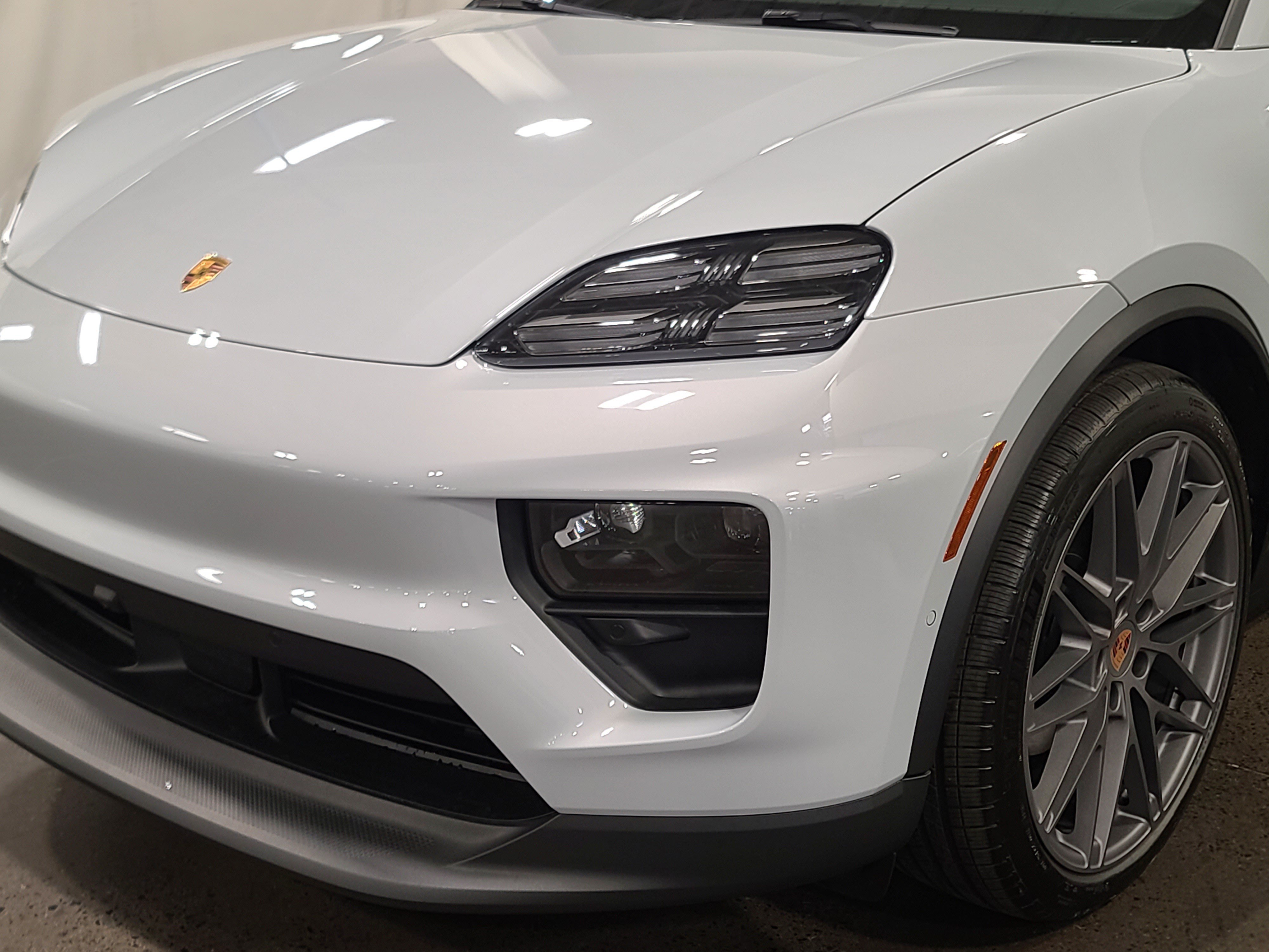 New 2026 Porsche Macan 4 Electric AWD/4WD image 32