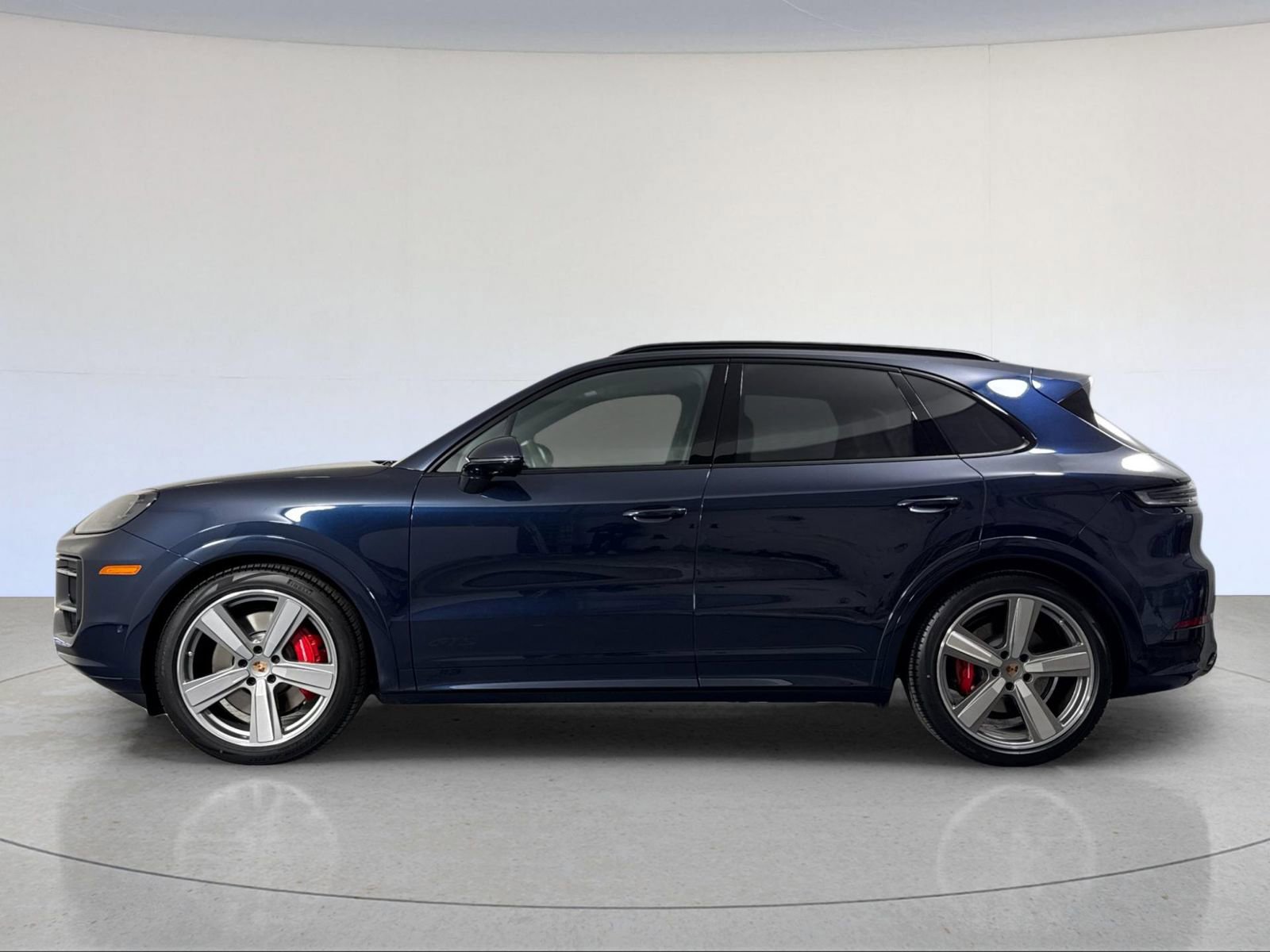New 2026 Porsche Cayenne GTS image 2