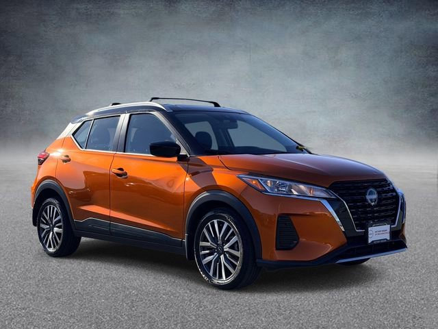 Used 2023 Nissan Kicks SV image 1