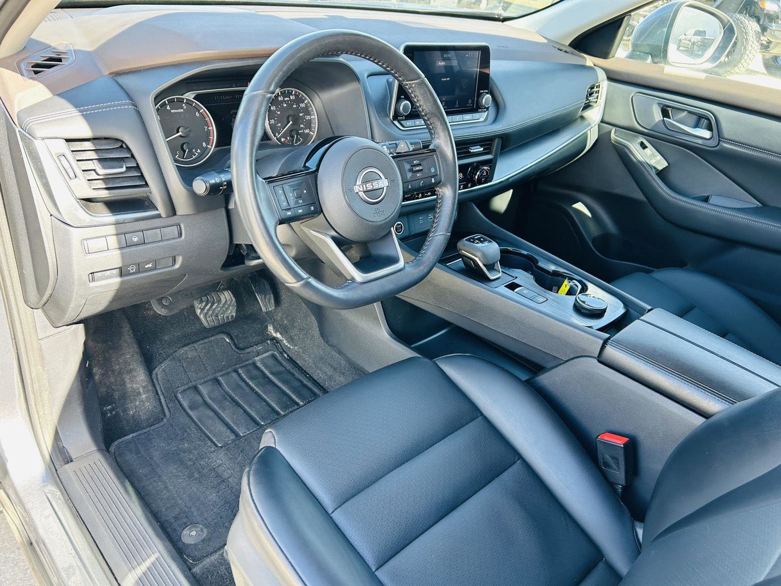 Used 2023 Nissan Rogue SV w/ SV Premium B Package image 14