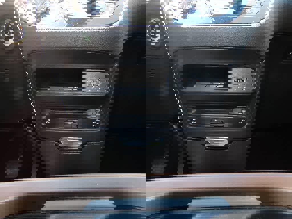 Used 2017 Chrysler Pacifica Limited image 27