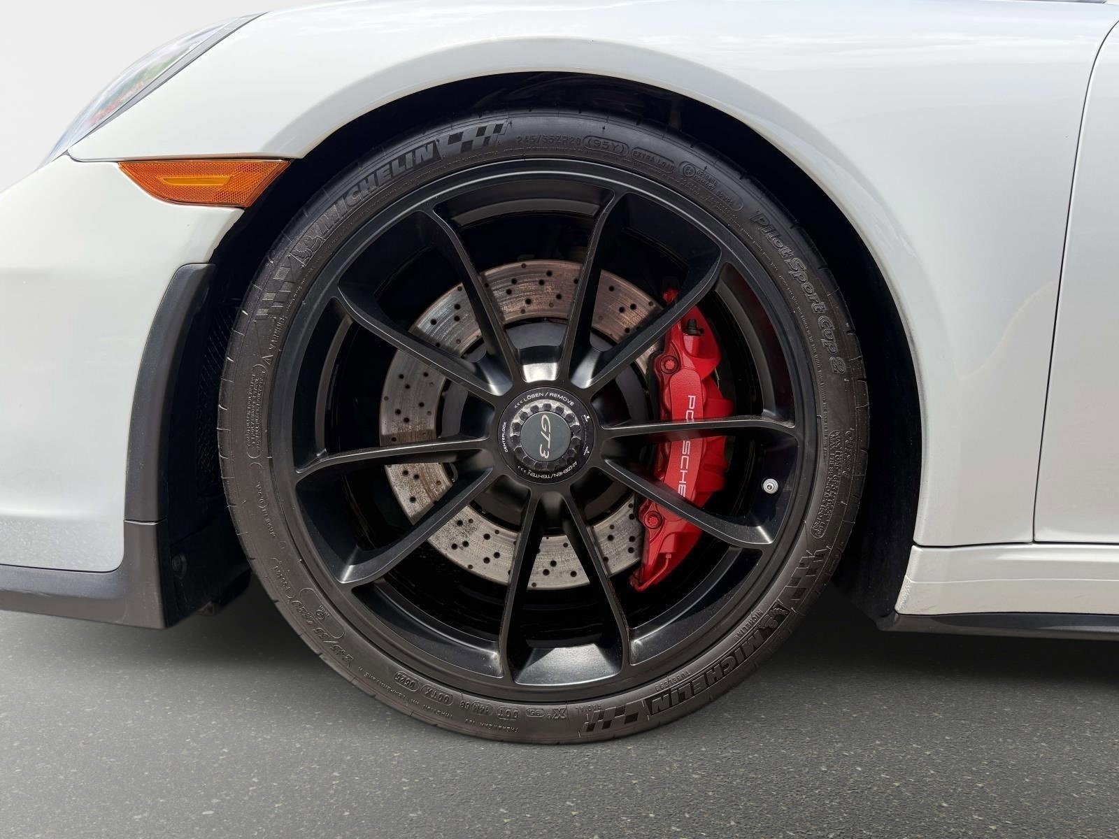 Used 2018 Porsche 911 GT3 RWD image 12