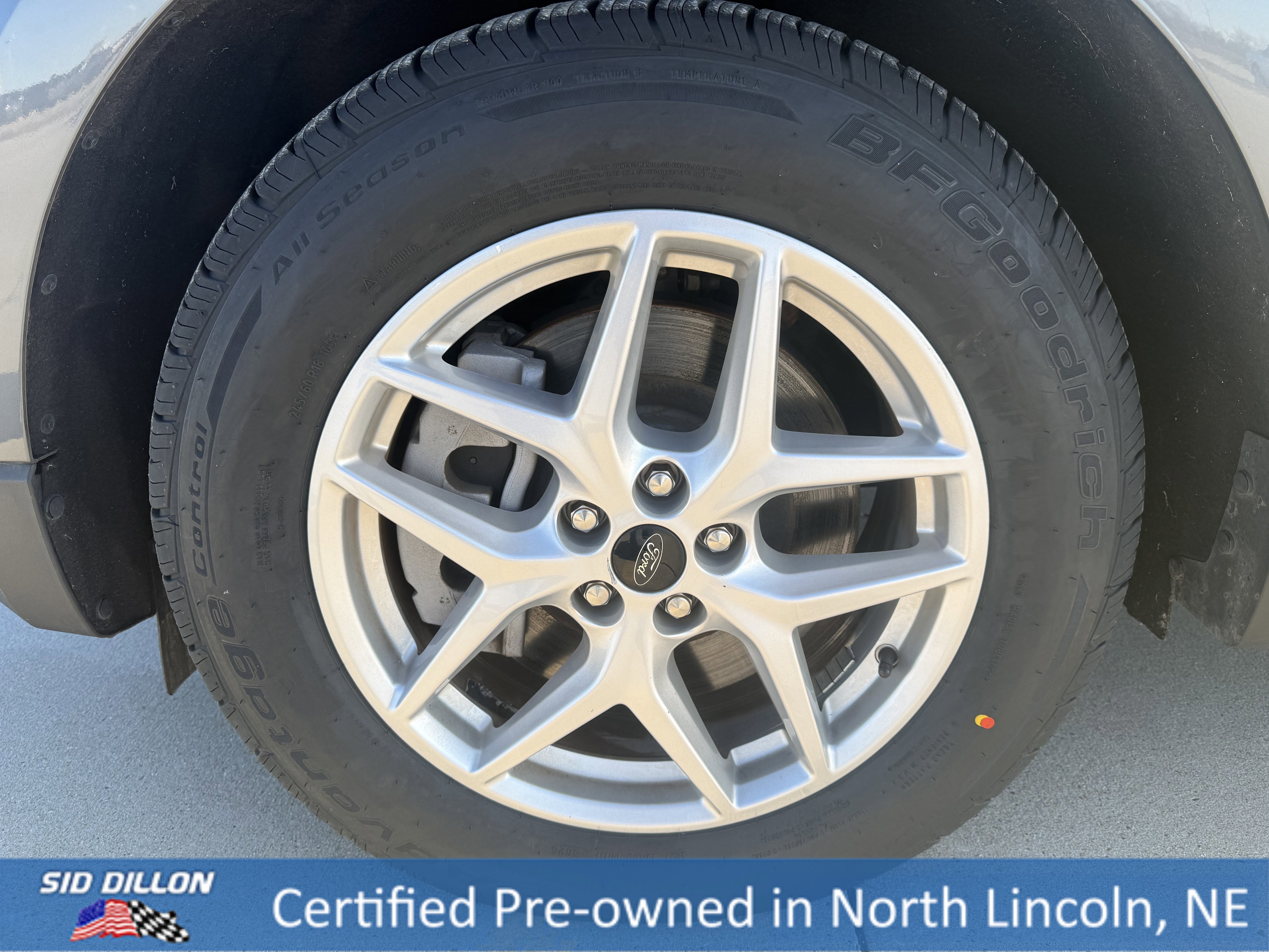 Used 2024 Ford Edge SEL image 9