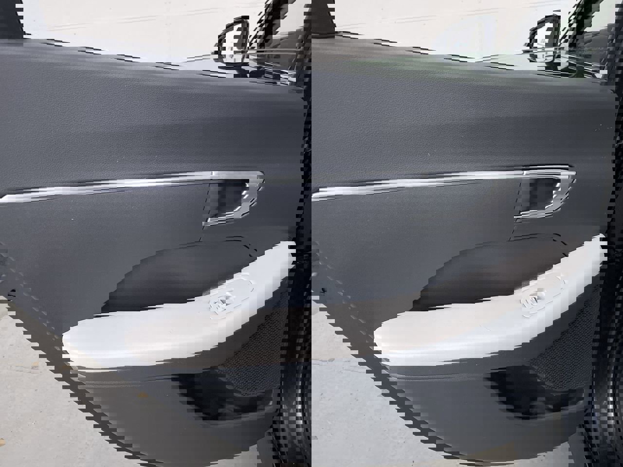 Used 2023 Hyundai Sonata SE w/ Cargo Package image 18