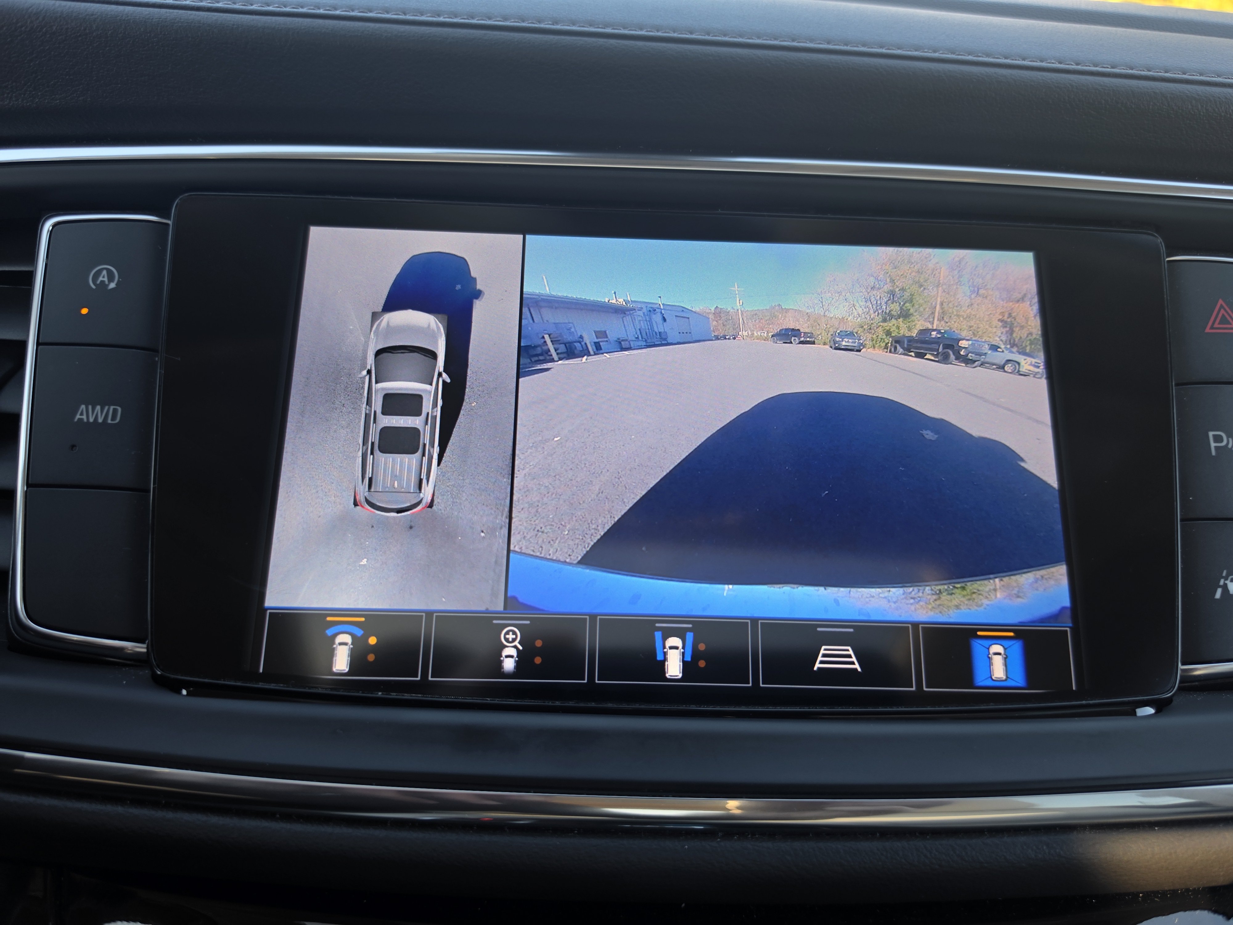 Used 2024 Buick Enclave Avenir AWD/4WD image 30