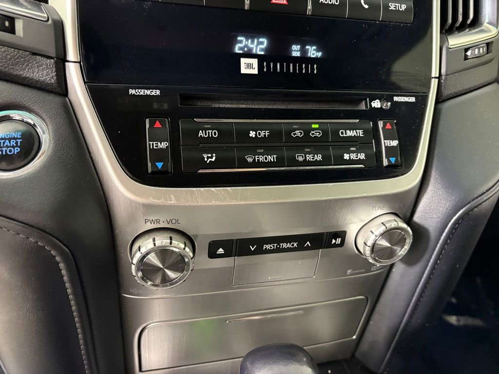 Used 2016 Toyota Land Cruiser image 19