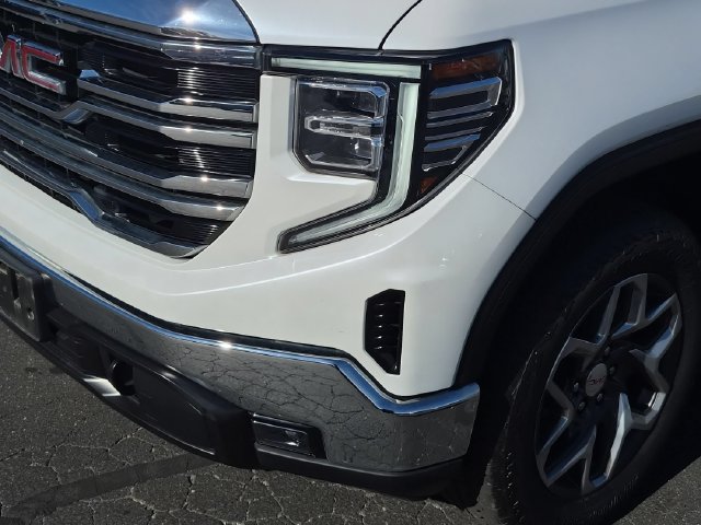 Used 2023 GMC Sierra 1500 SLT w/ SLT Premium Package AWD/4WD image 9