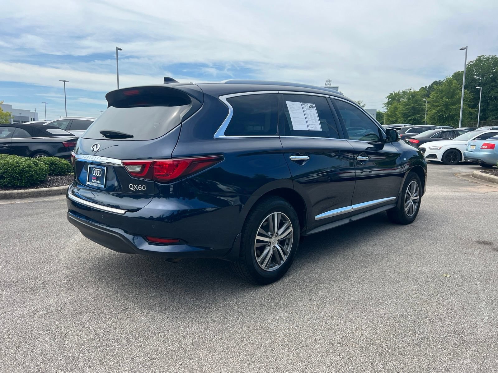 Used 2020 INFINITI QX60 Luxe w/ Essential Package FWD image 7