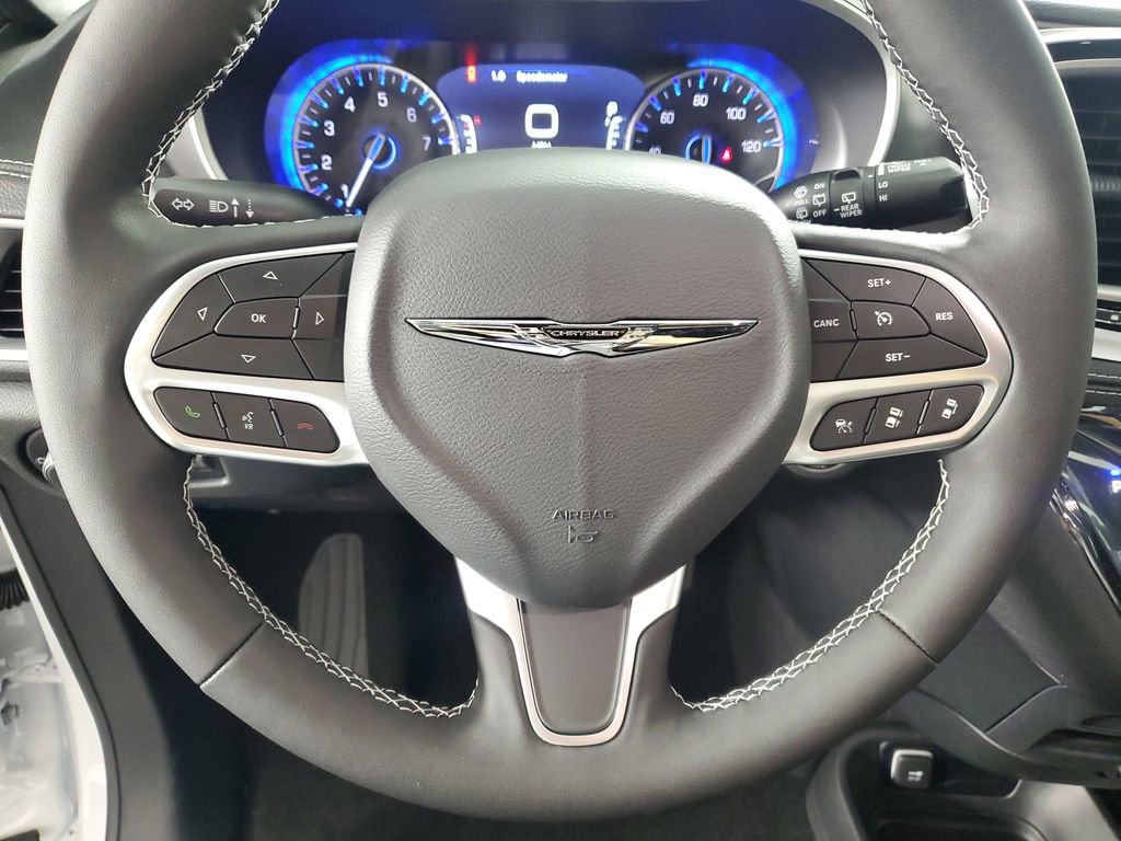 New 2026 Chrysler Pacifica Select image 21