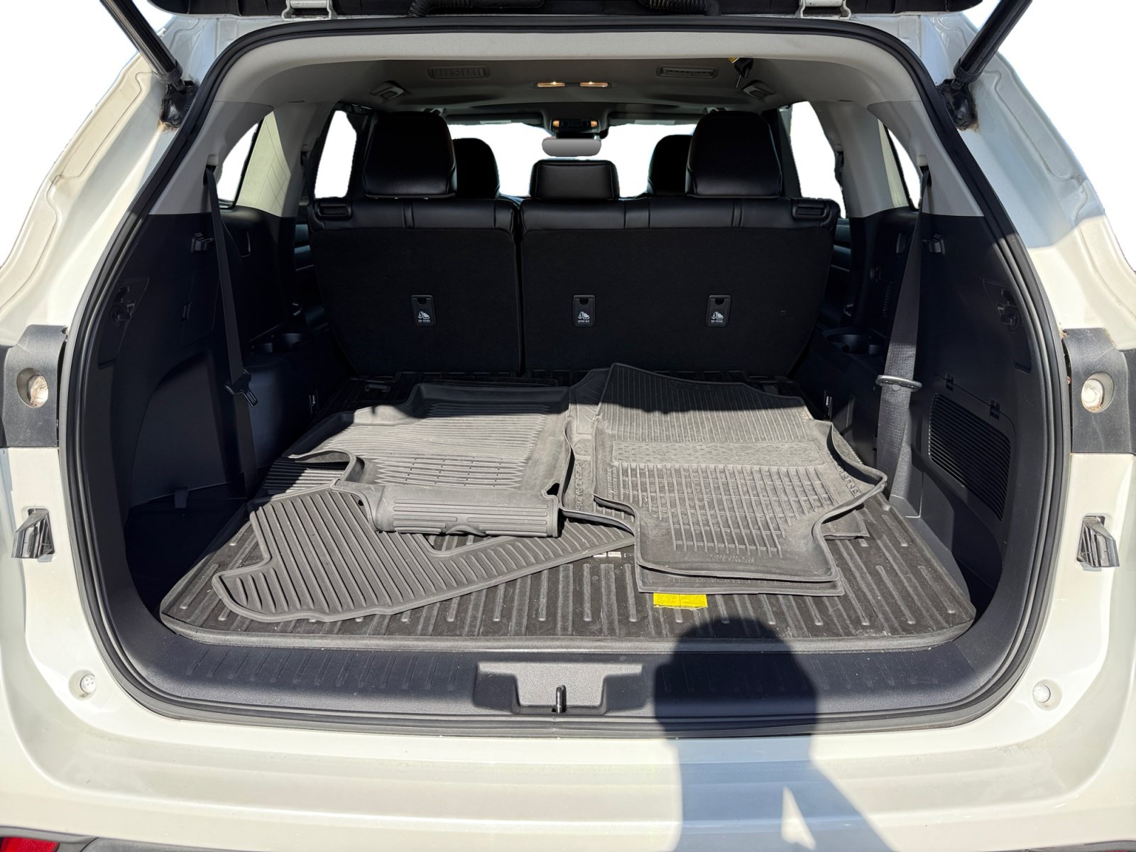 Used 2021 Toyota Highlander XLE FWD image 17