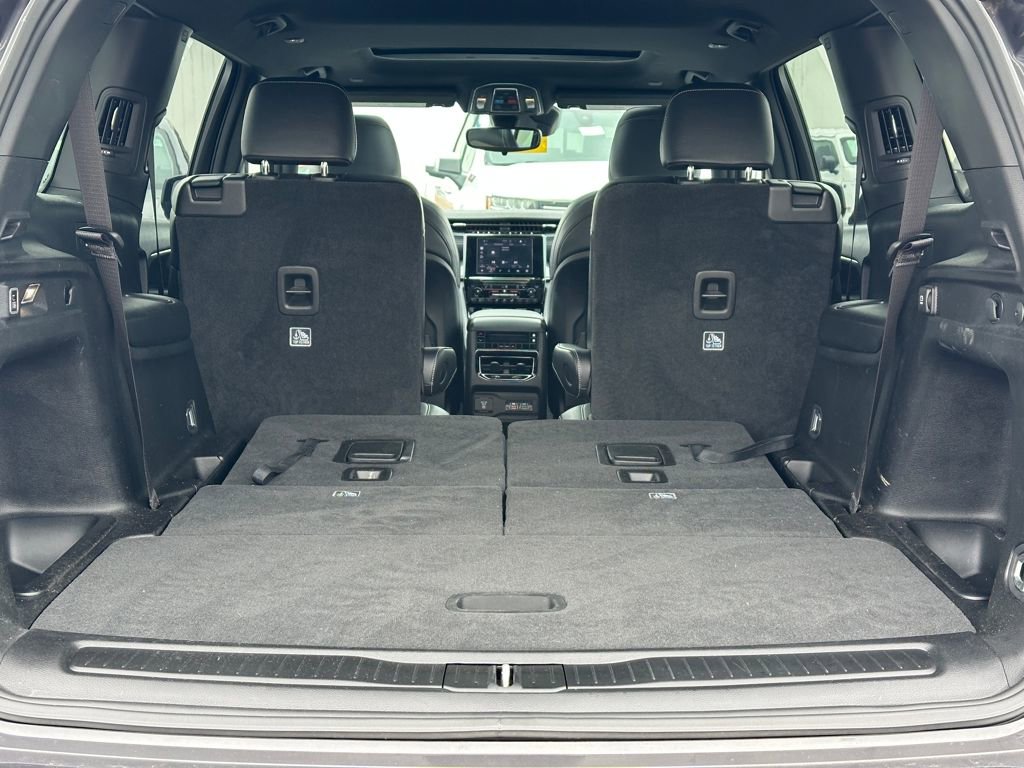 Used 2023 Jeep Grand Cherokee L Laredo image 12