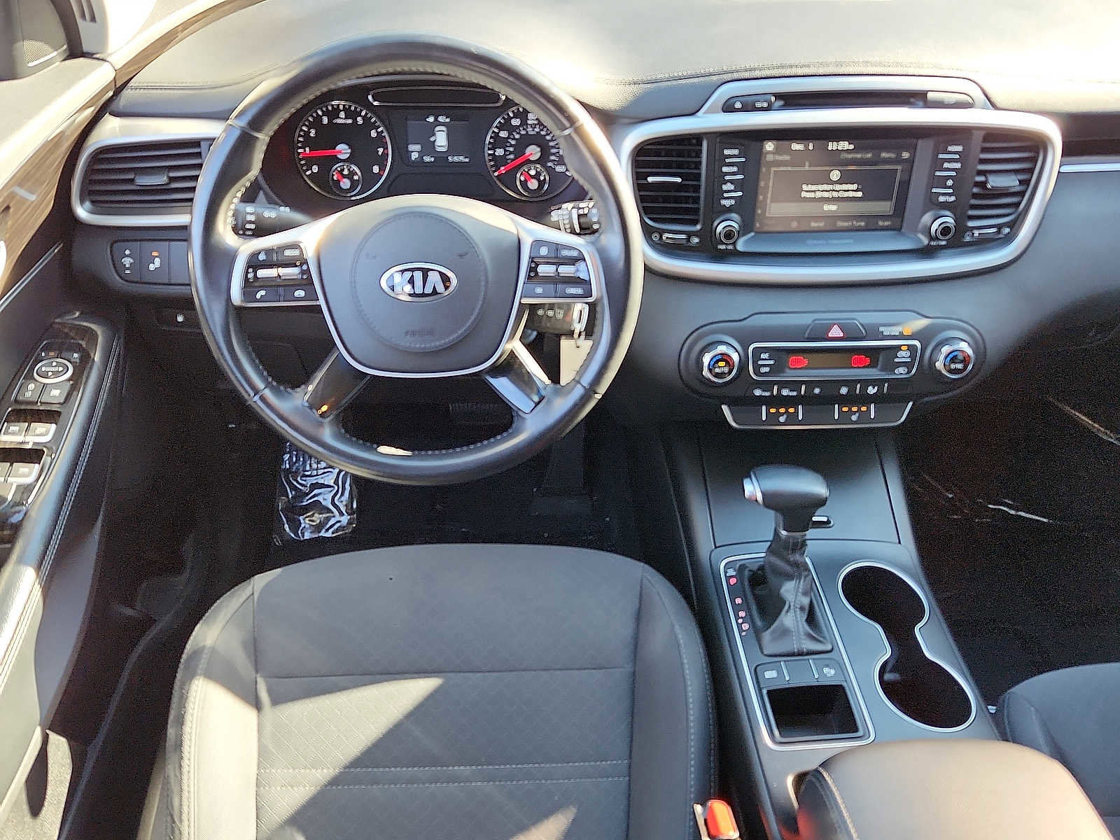 Used 2019 Kia Sorento LX w/ LX Convenience Package image 11