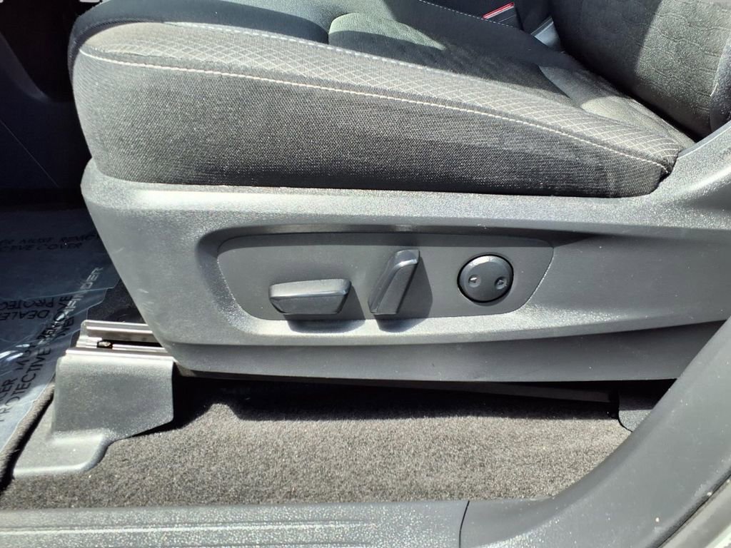 Certified 2025 Nissan Pathfinder SV AWD/4WD image 23