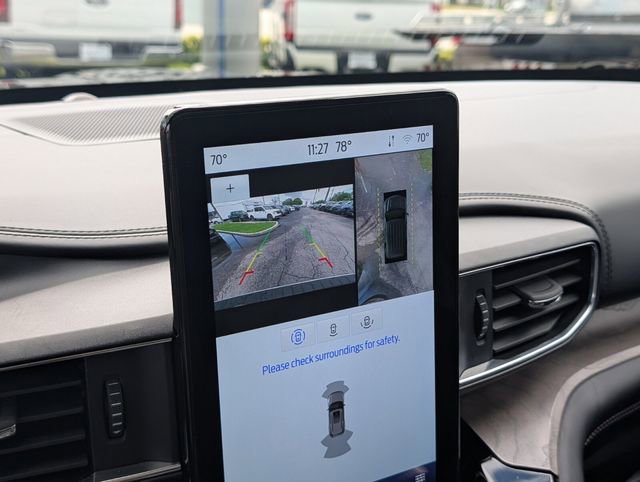 Used 2023 Ford Explorer Platinum w/ Technology Package image 27