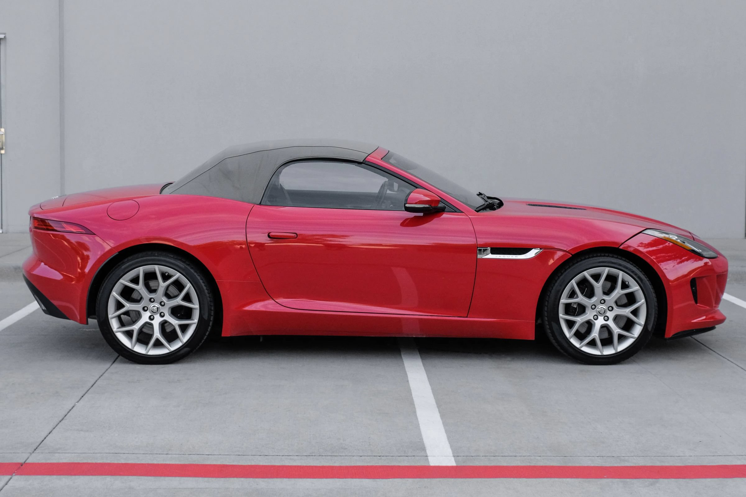 Used 2014 Jaguar F-TYPE Convertible RWD image 3