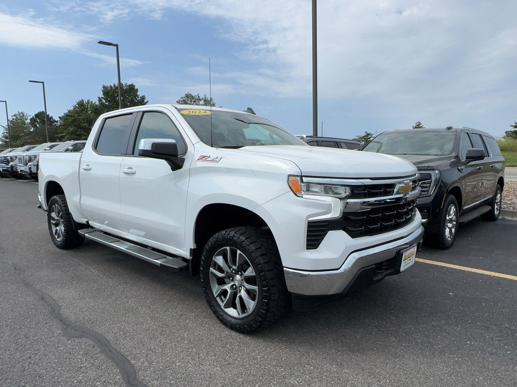 Certified 2024 Chevrolet Silverado 1500 LT AWD/4WD image 2