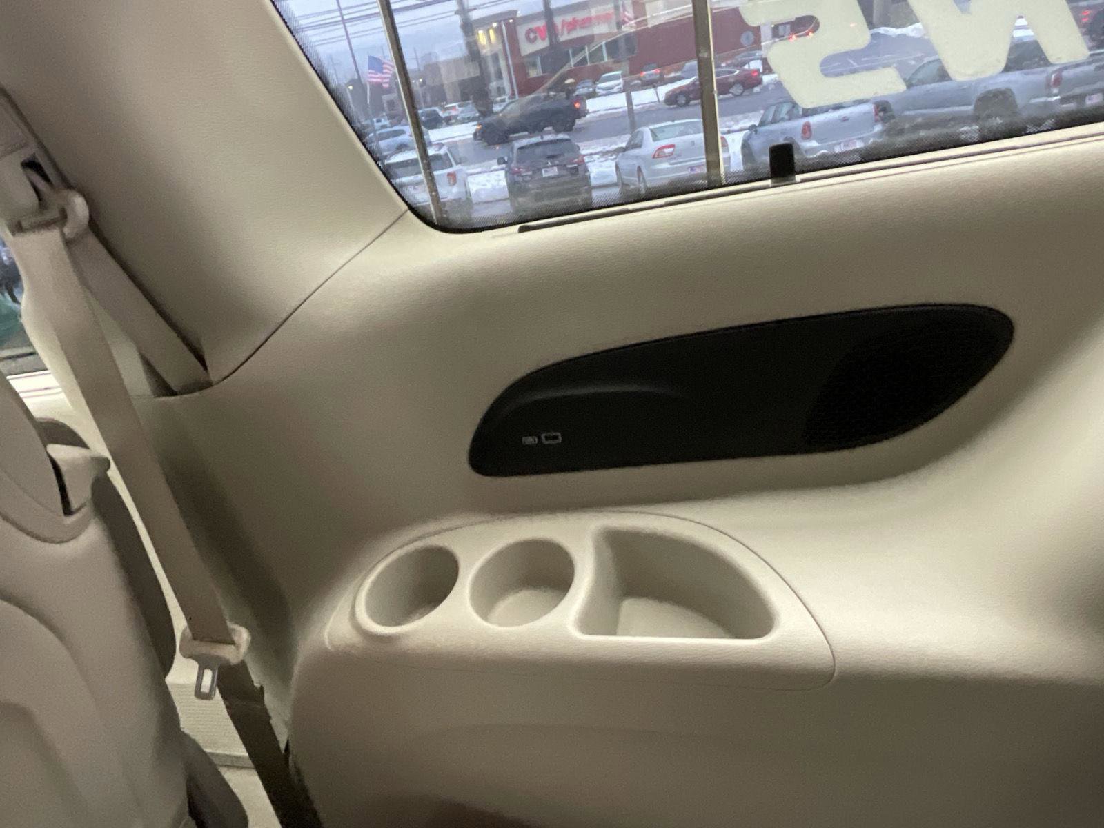 Used 2018 Chrysler Pacifica Limited w/ Advanced Safetytec Group image 23