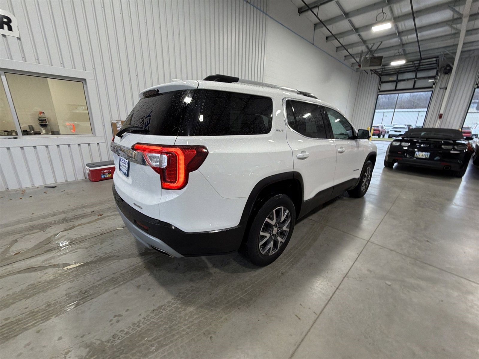 Used 2023 GMC Acadia SLT image 8