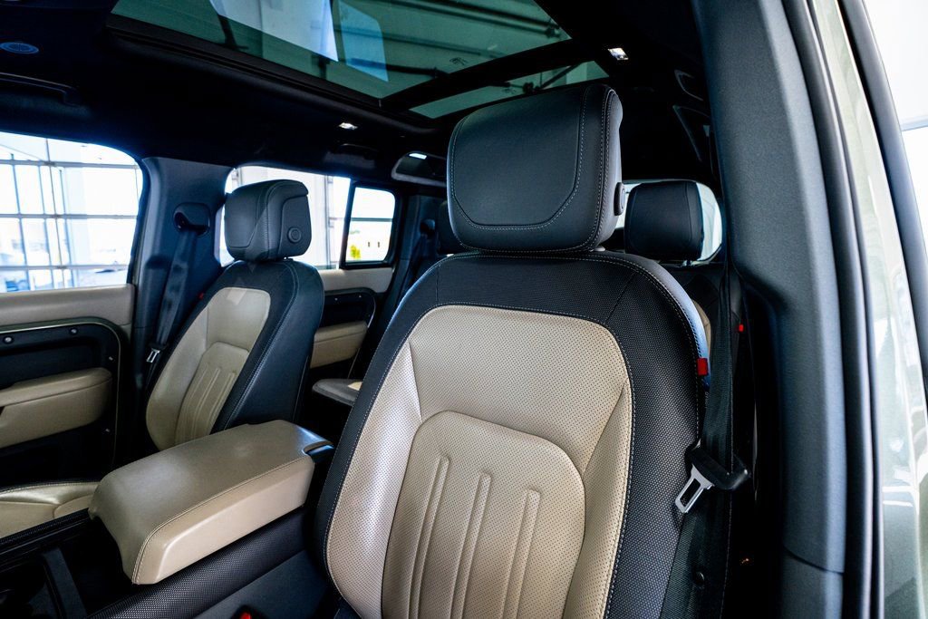 Used 2021 Land Rover Defender 110 X-Dynamic HSE image 39