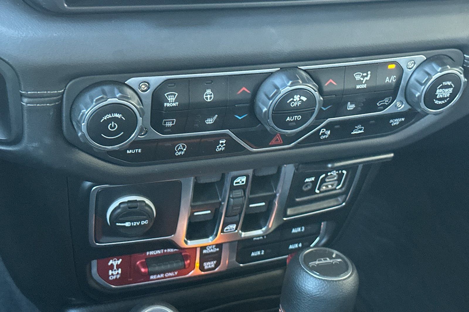 Certified 2025 Jeep Gladiator Rubicon w/ Safety Group image 22