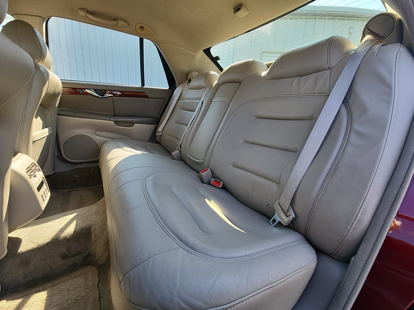 Used 2002 Cadillac De Ville w/ Comfort/Convenience Pkg FWD image 22