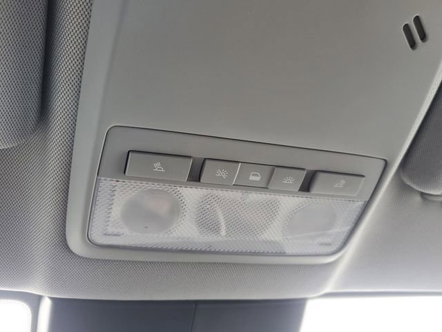 Certified 2022 Chevrolet Trax LT w/ LT Convenience Package image 33