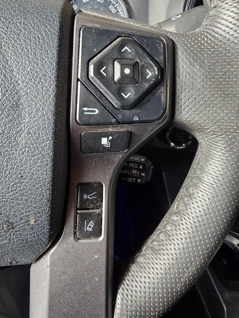 Used 2020 Toyota Tacoma TRD Off-Road image 28