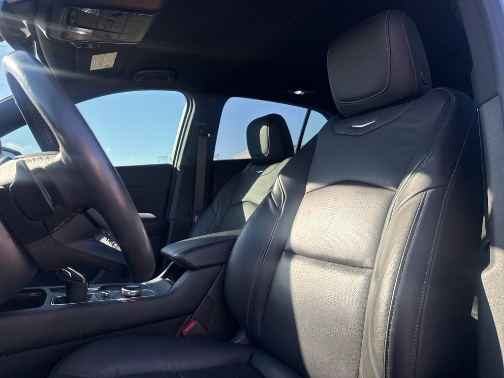 Used 2023 Cadillac XT4 Premium Luxury image 14