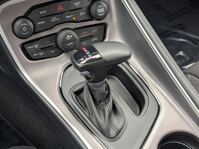 Used 2022 Dodge Challenger R/T w/ Plus Package image 18