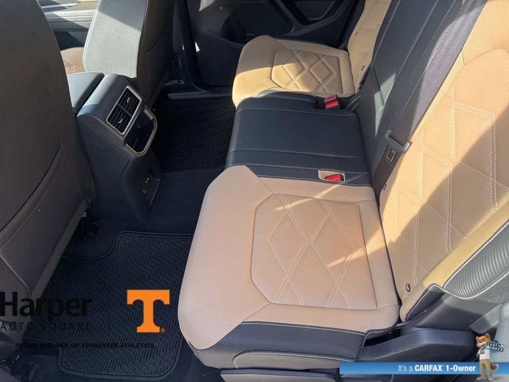 Used 2025 Volkswagen Atlas Cross Sport SE w/ Panoramic Sunroof Package FWD image 10