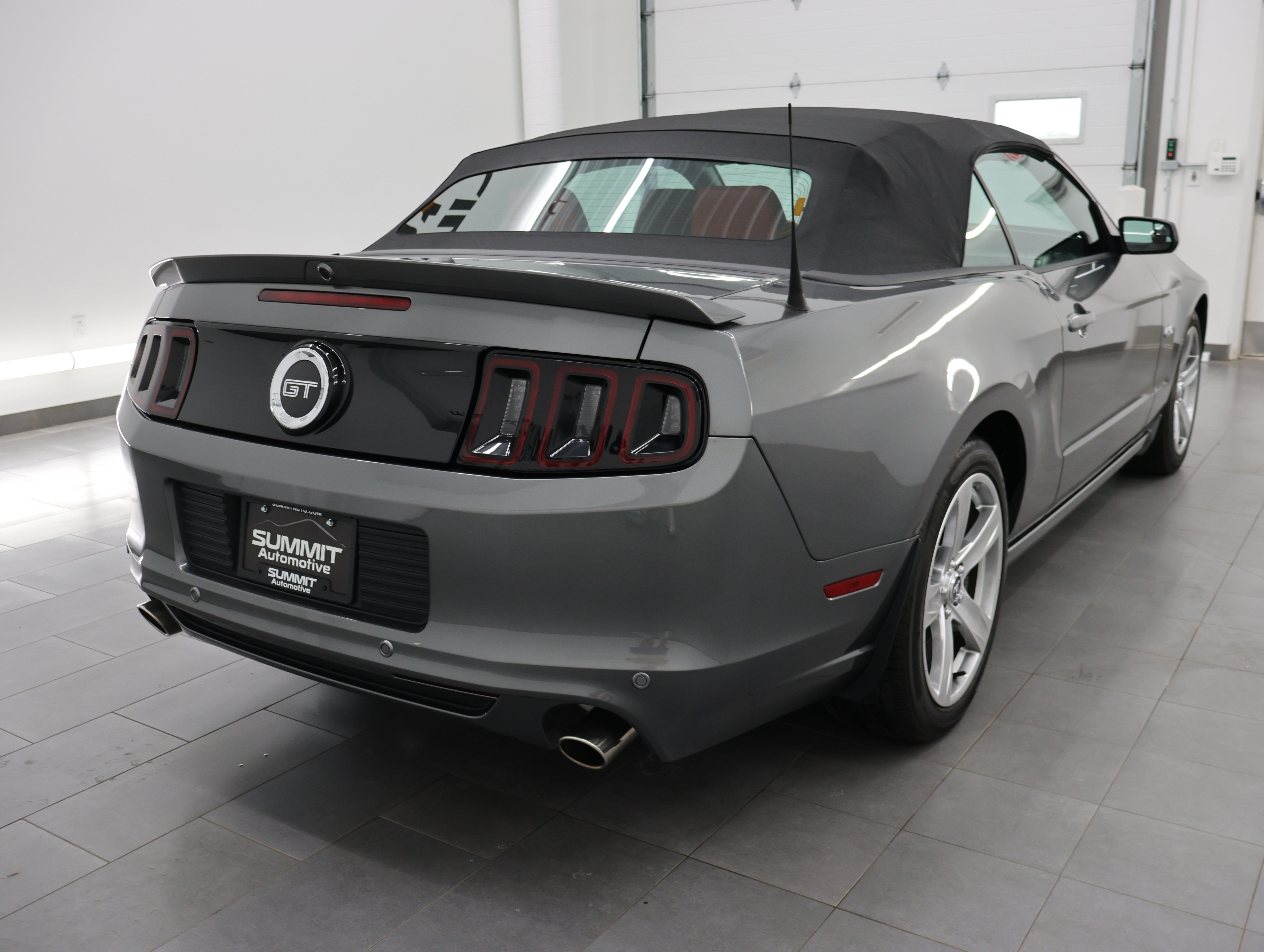 Used 2014 Ford Mustang GT Premium RWD image 5
