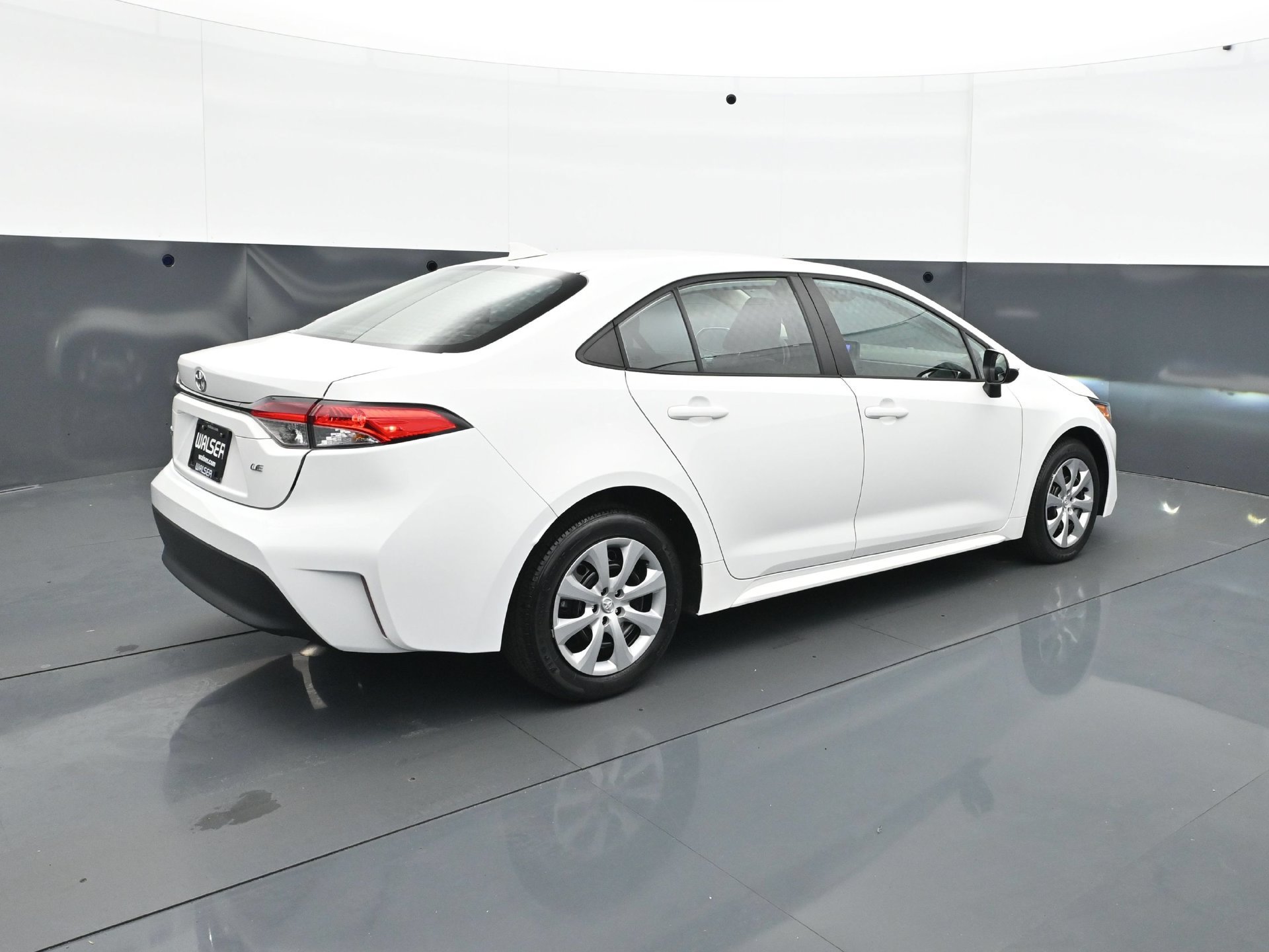Used 2024 Toyota Corolla LE FWD image 6