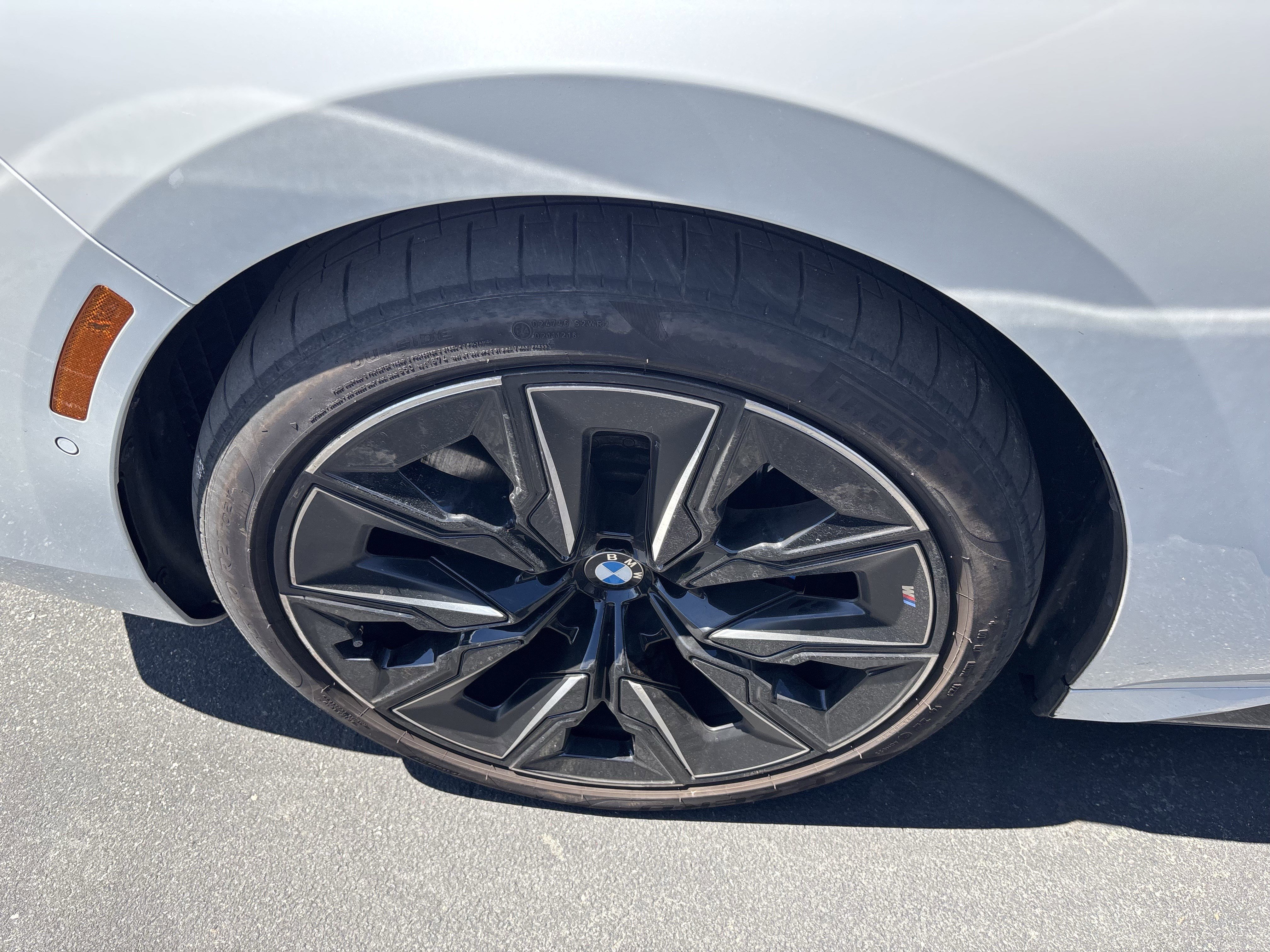 Certified 2023 BMW 760i xDrive AWD/4WD image 38