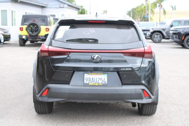 Used 2022 Lexus UX 200 w/ Accessory Package (Z1) FWD image 4