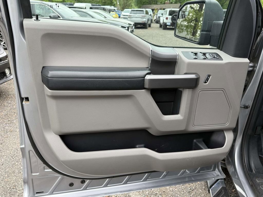 Used 2020 Ford F150 XLT w/ Equipment Group 302A Luxury AWD/4WD image 23