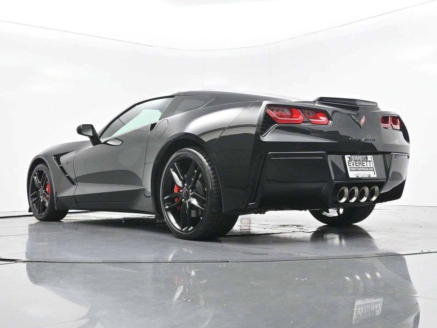 Used 2019 Chevrolet Corvette Stingray Coupe w/ Carbon Flash Badge Package RWD image 43