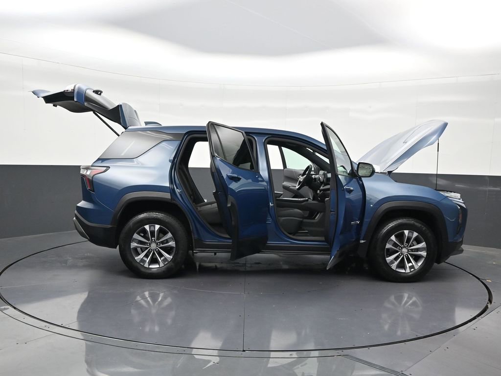 Used 2025 Chevrolet Equinox LT FWD image 36