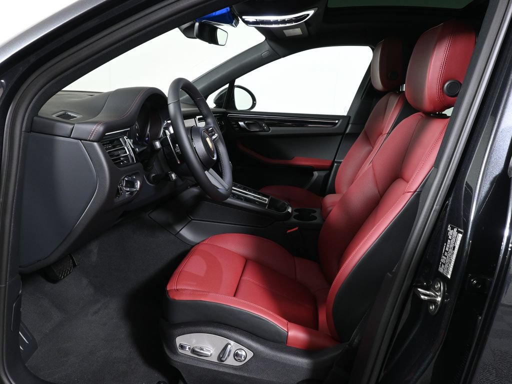 New 2026 Porsche Macan AWD/4WD image 5