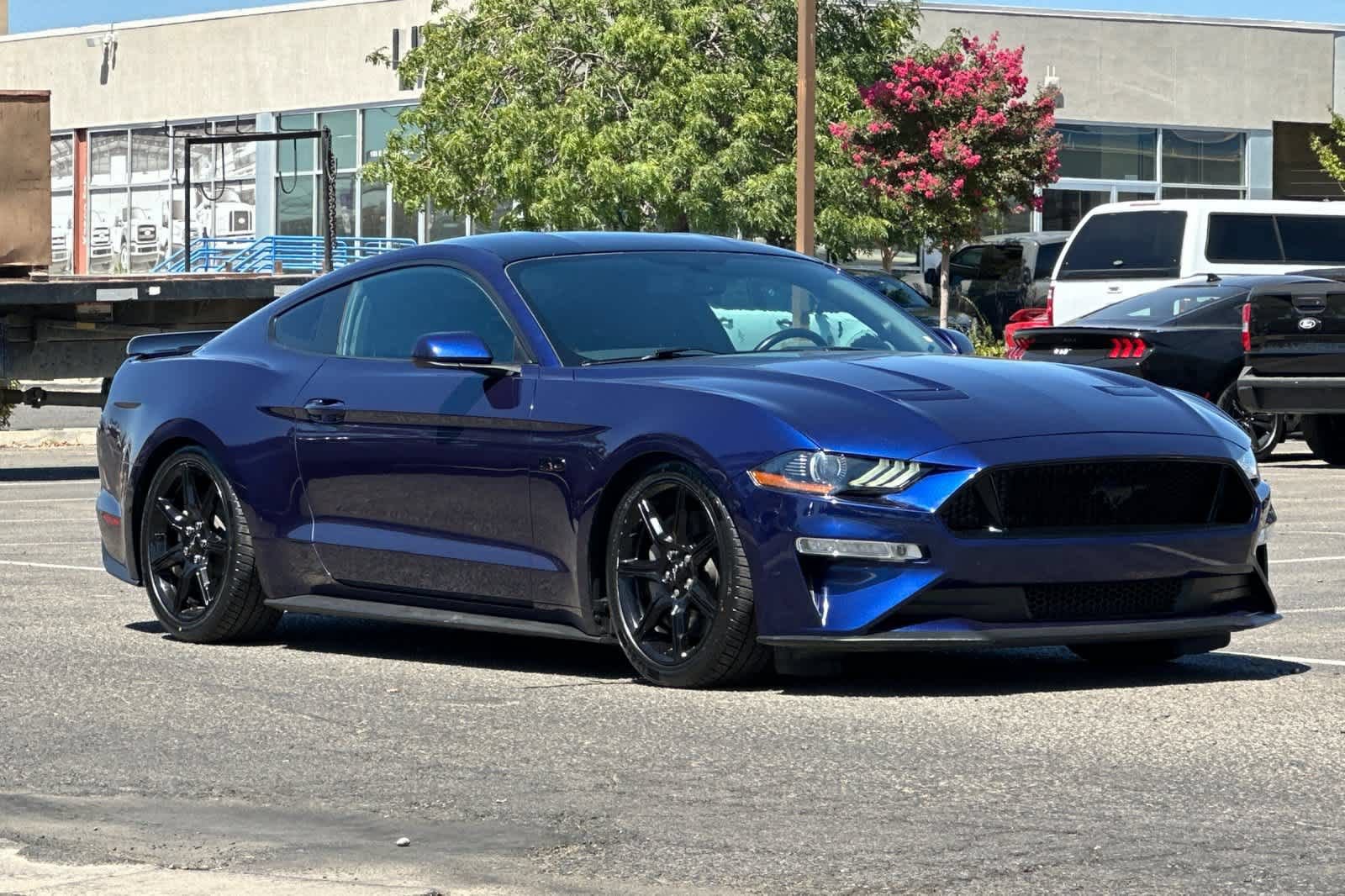 Used 2018 Ford Mustang GT w/ Black Accent Package RWD image 10