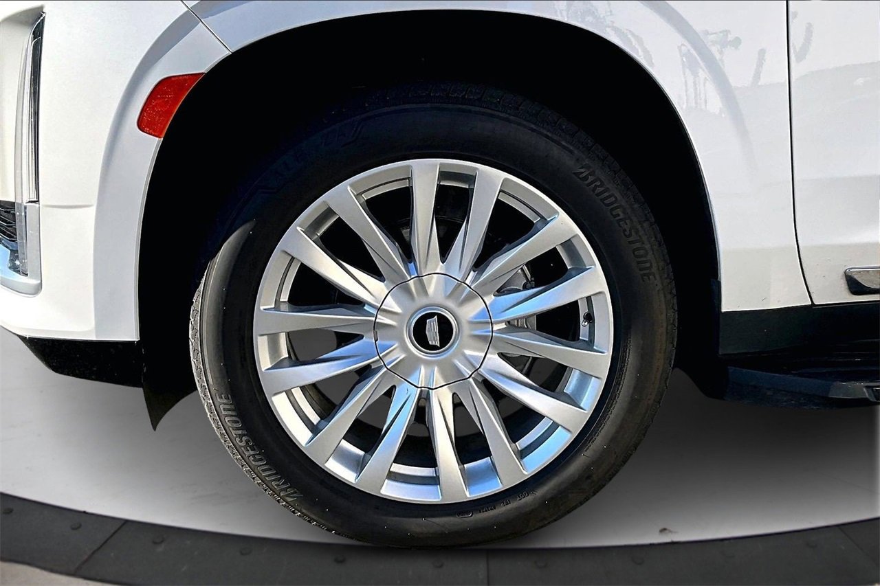 Used 2022 Cadillac Escalade Luxury image 33