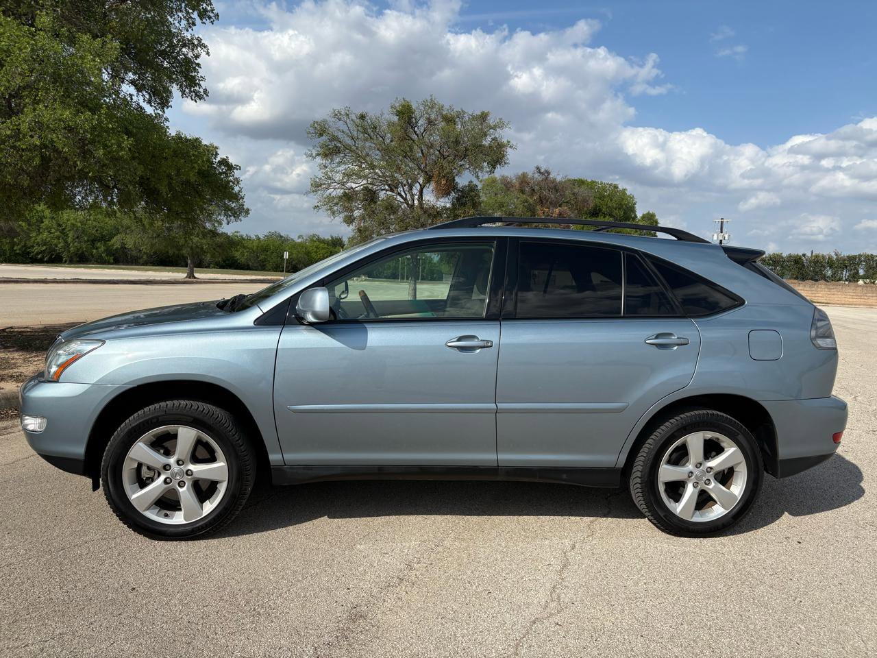 Used 2005 Lexus RX 330 AWD image 3