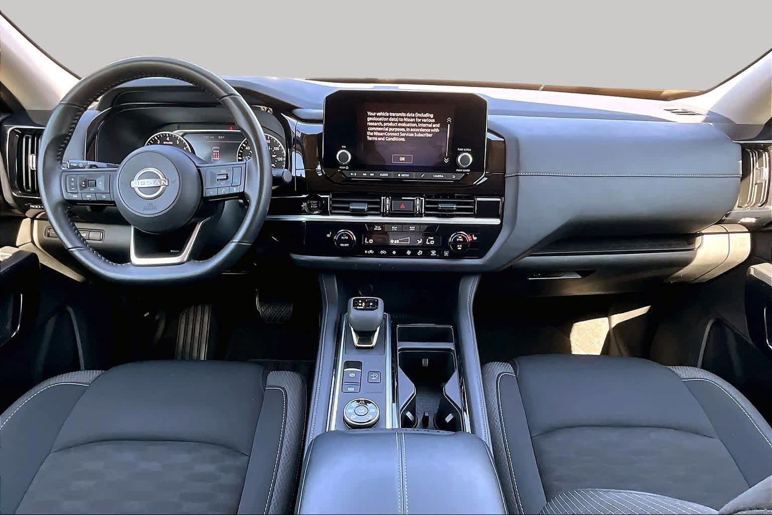 Used 2025 Nissan Pathfinder SV AWD/4WD image 13