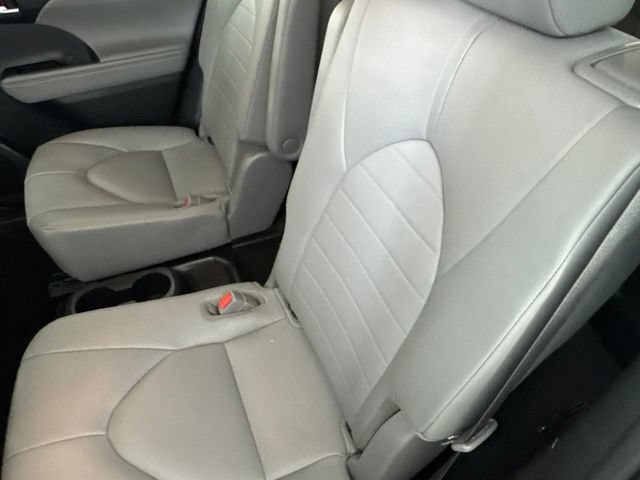 Used 2020 Toyota Highlander XLE w/ Protection Package #3 AWD/4WD image 29