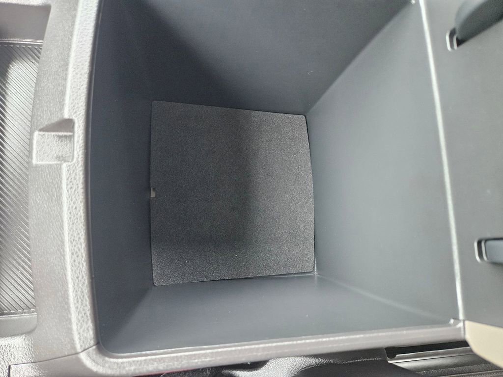 Used 2025 Kia Carnival image 29