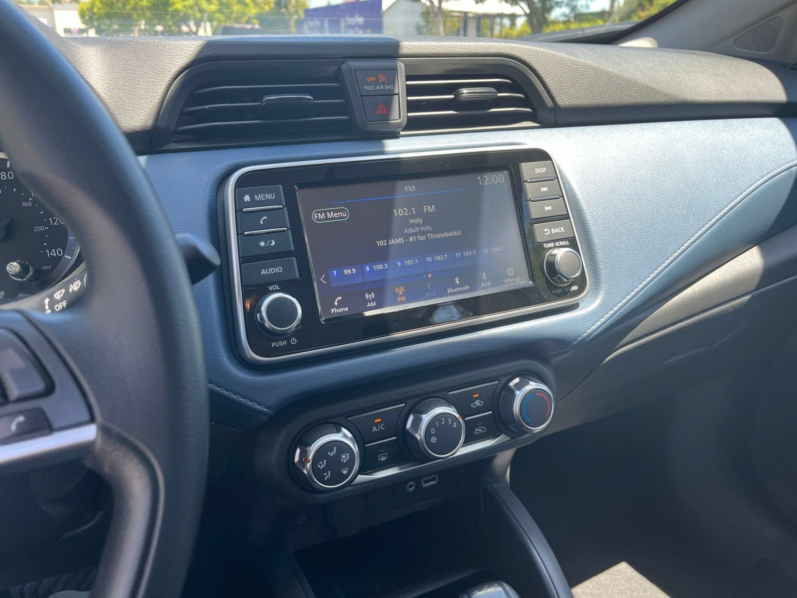 Used 2025 Nissan Versa SV FWD image 17