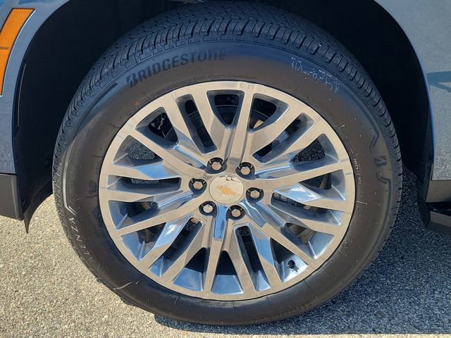 Certified 2025 Chevrolet Suburban Premier w/ Sun And Tow Package image 8