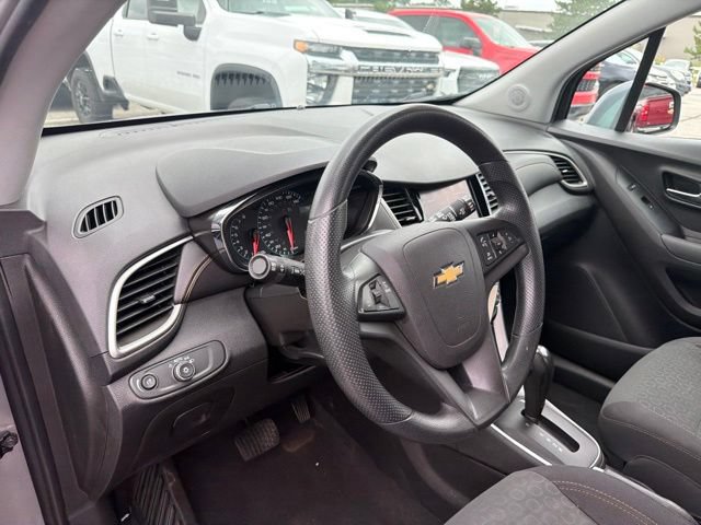 Used 2020 Chevrolet Trax LS w/ Tint and Cruise Package FWD image 13